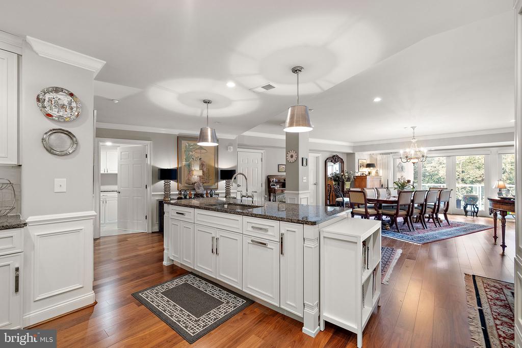 1702 N PARK DRIVE Unit: 25