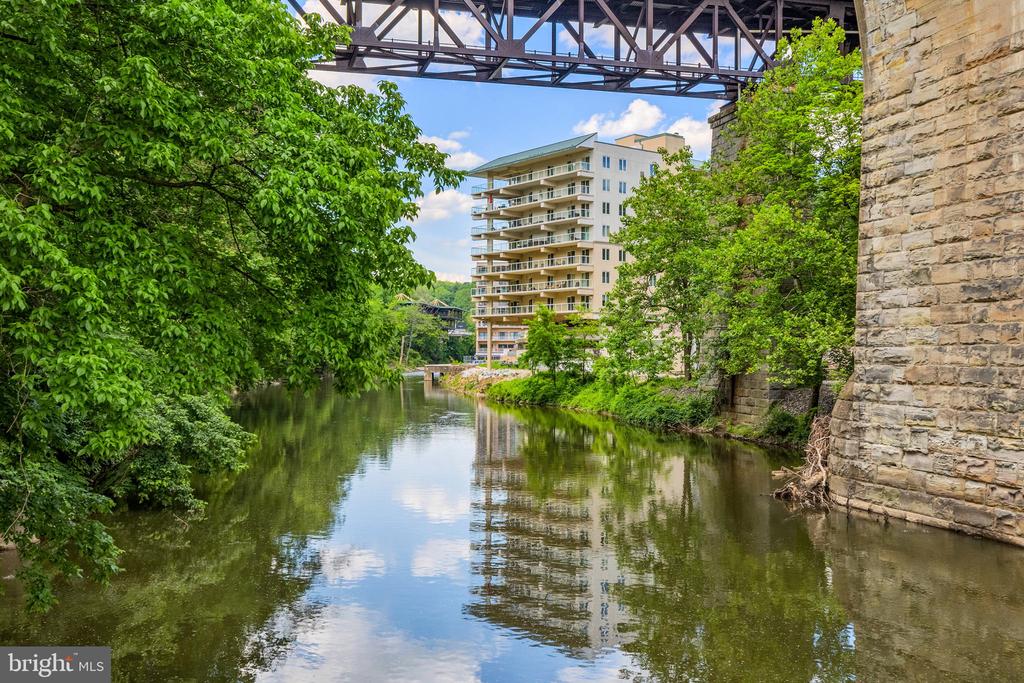 1702 N PARK DRIVE Unit: 25