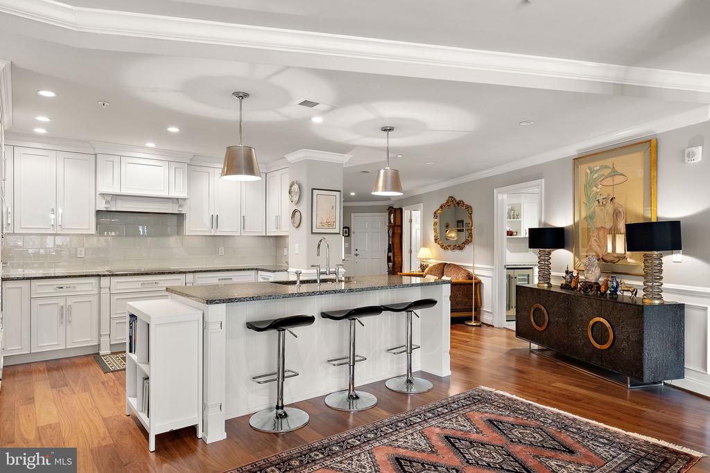 1702 N PARK DRIVE Unit: 25