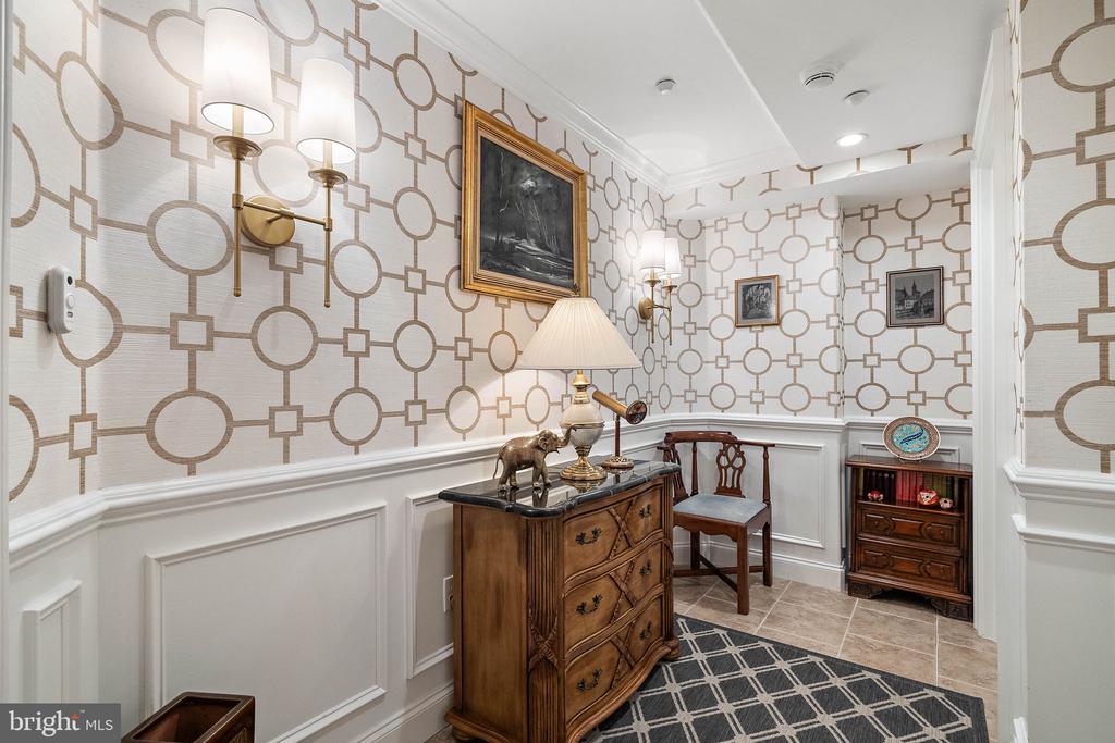 1702 N PARK DRIVE Unit: 25