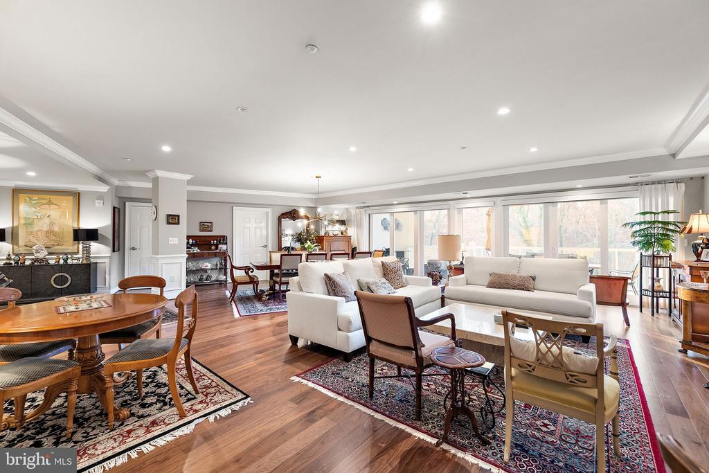 1702 N PARK DRIVE Unit: 25