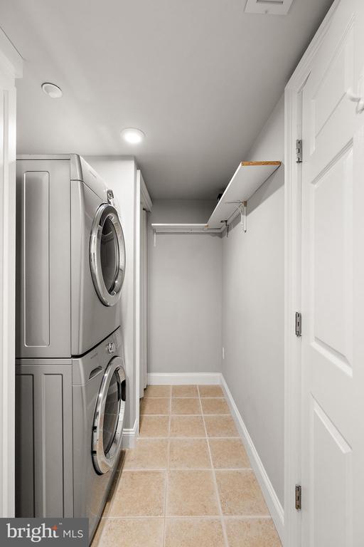 1702 N PARK DRIVE Unit: 25