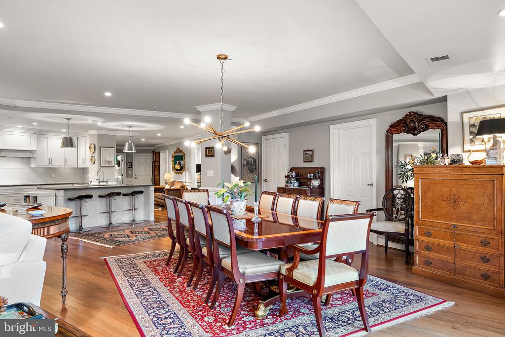 1702 N PARK DRIVE Unit: 25