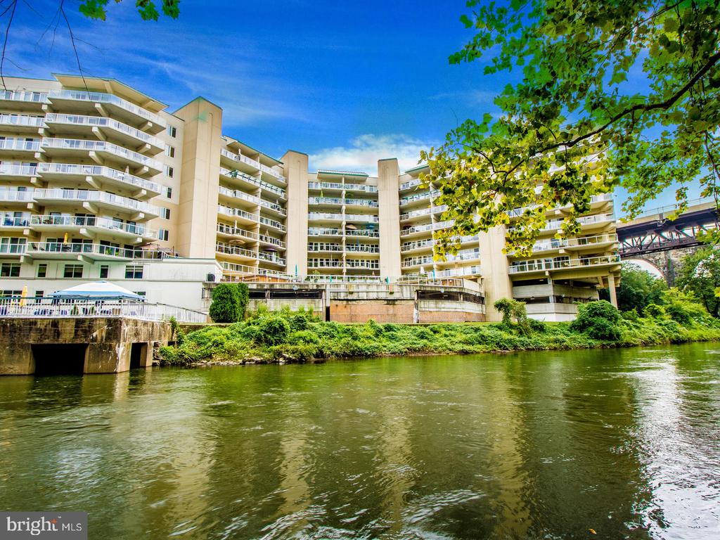 1702 N PARK DRIVE Unit: 25