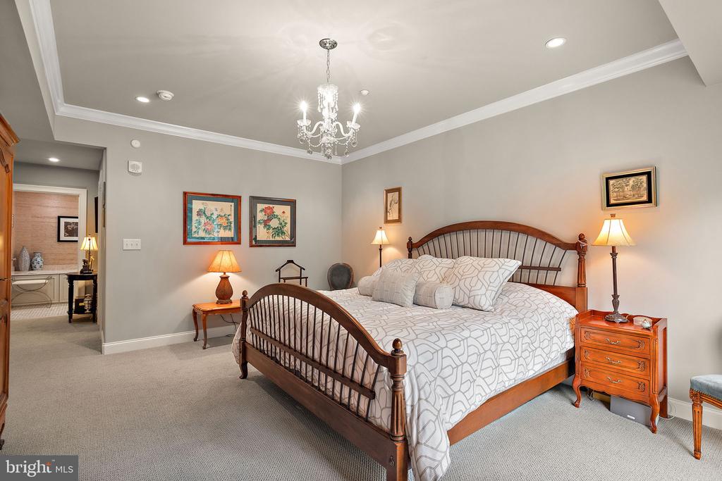 1702 N PARK DRIVE Unit: 25