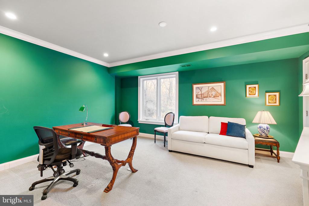 1702 N PARK DRIVE Unit: 25