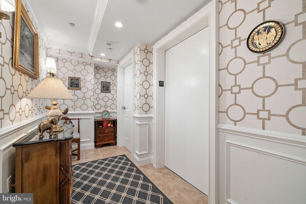 1702 N PARK DRIVE Unit: 25