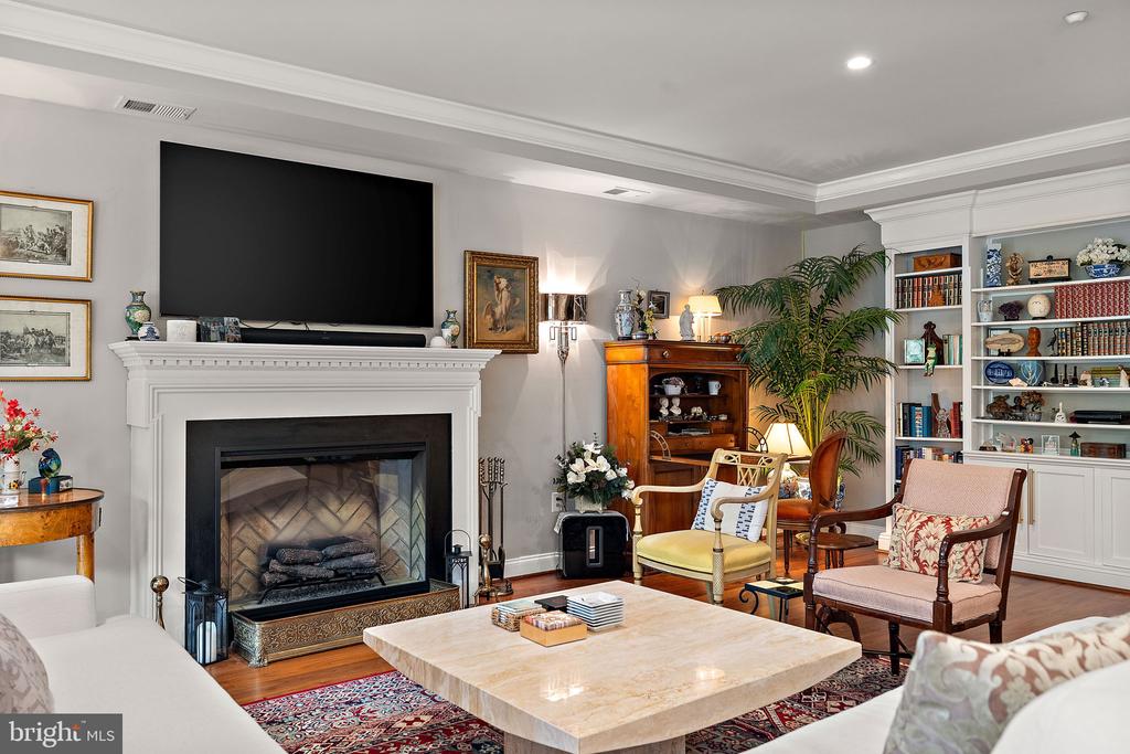 1702 N PARK DRIVE Unit: 25
