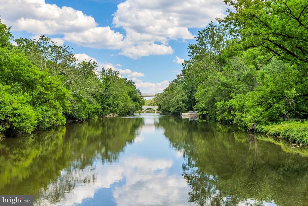 1702 N PARK DRIVE Unit: 25