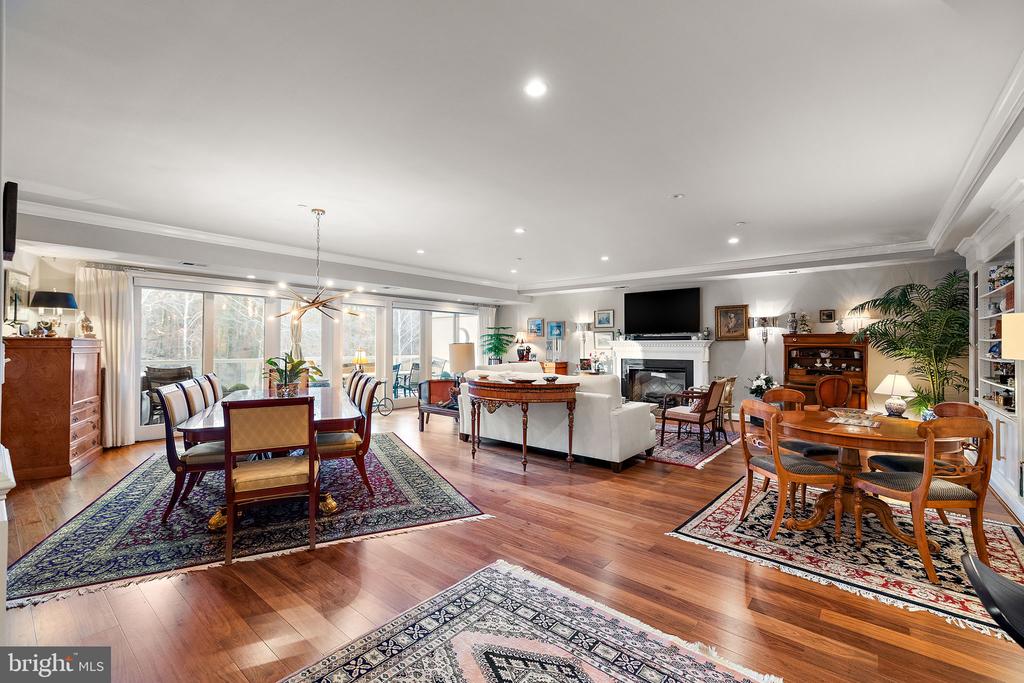 1702 N PARK DRIVE Unit: 25