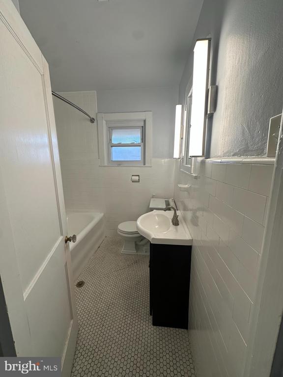 816 W 22ND STREET