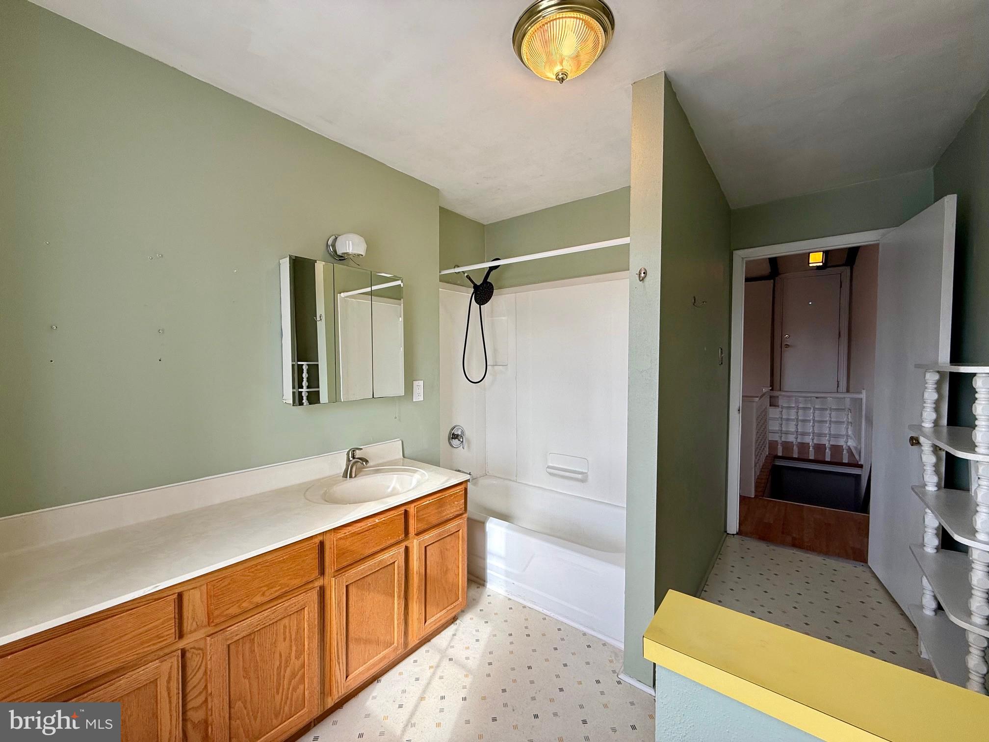 1725 GILPIN AVENUE 3