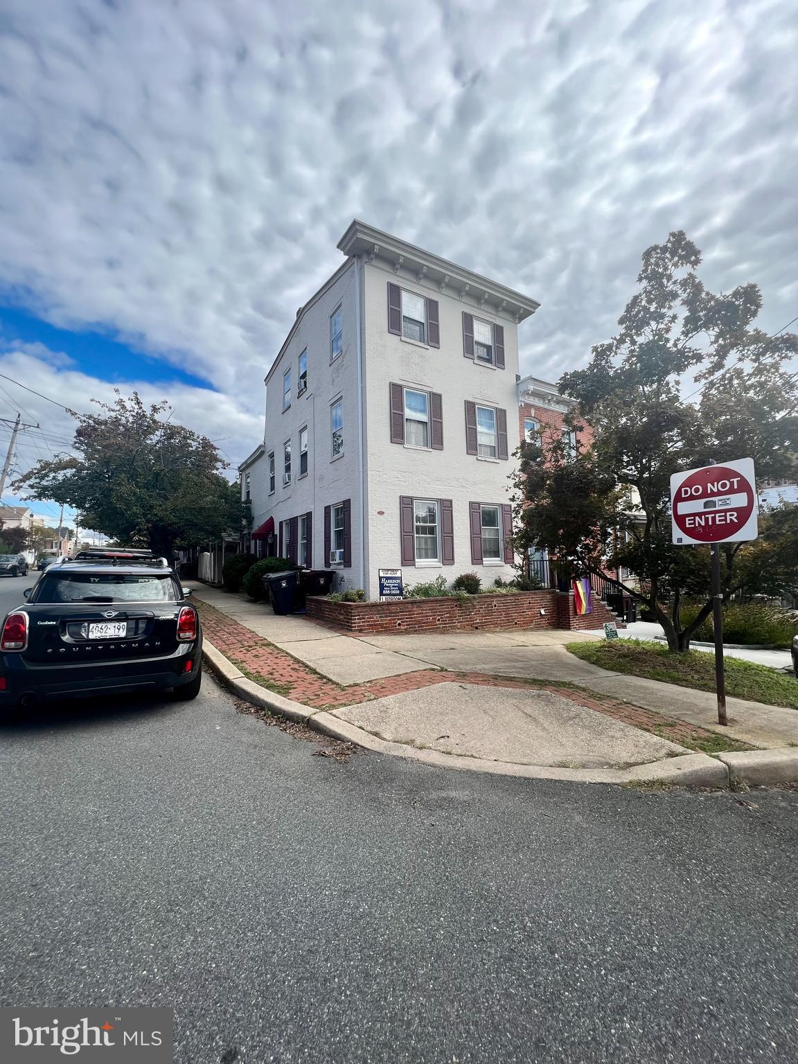 1725 GILPIN AVENUE 3