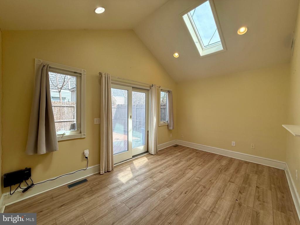 2623 W 18TH STREET