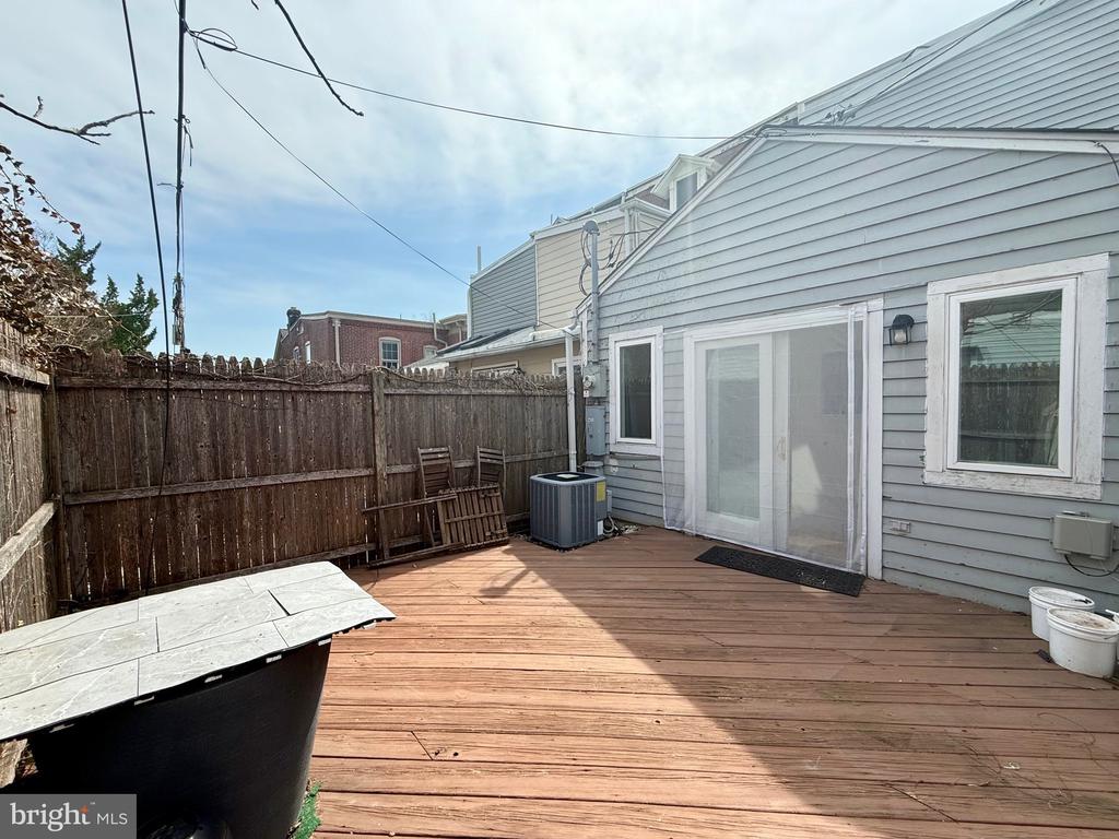 2623 W 18TH STREET