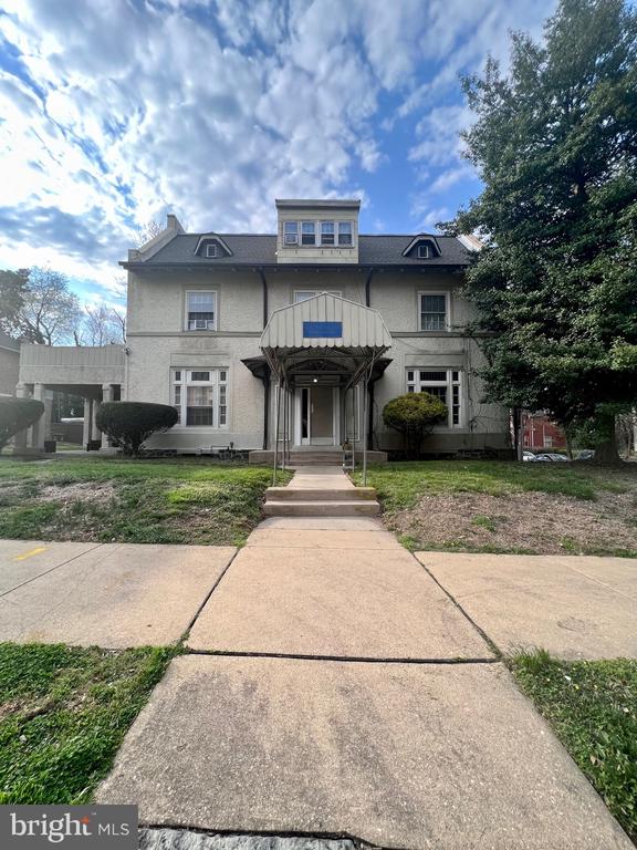1503 N BROOM STREET 2B