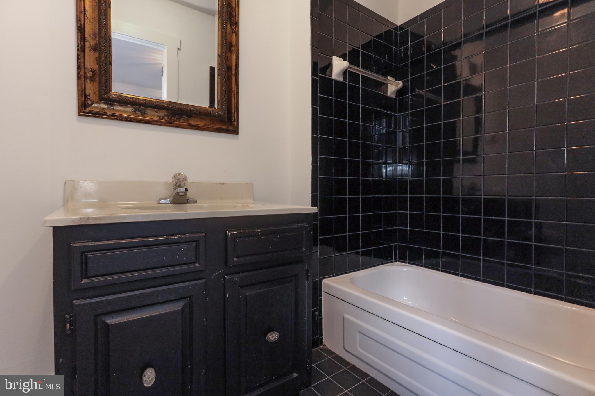 1019 N MONROE STREET