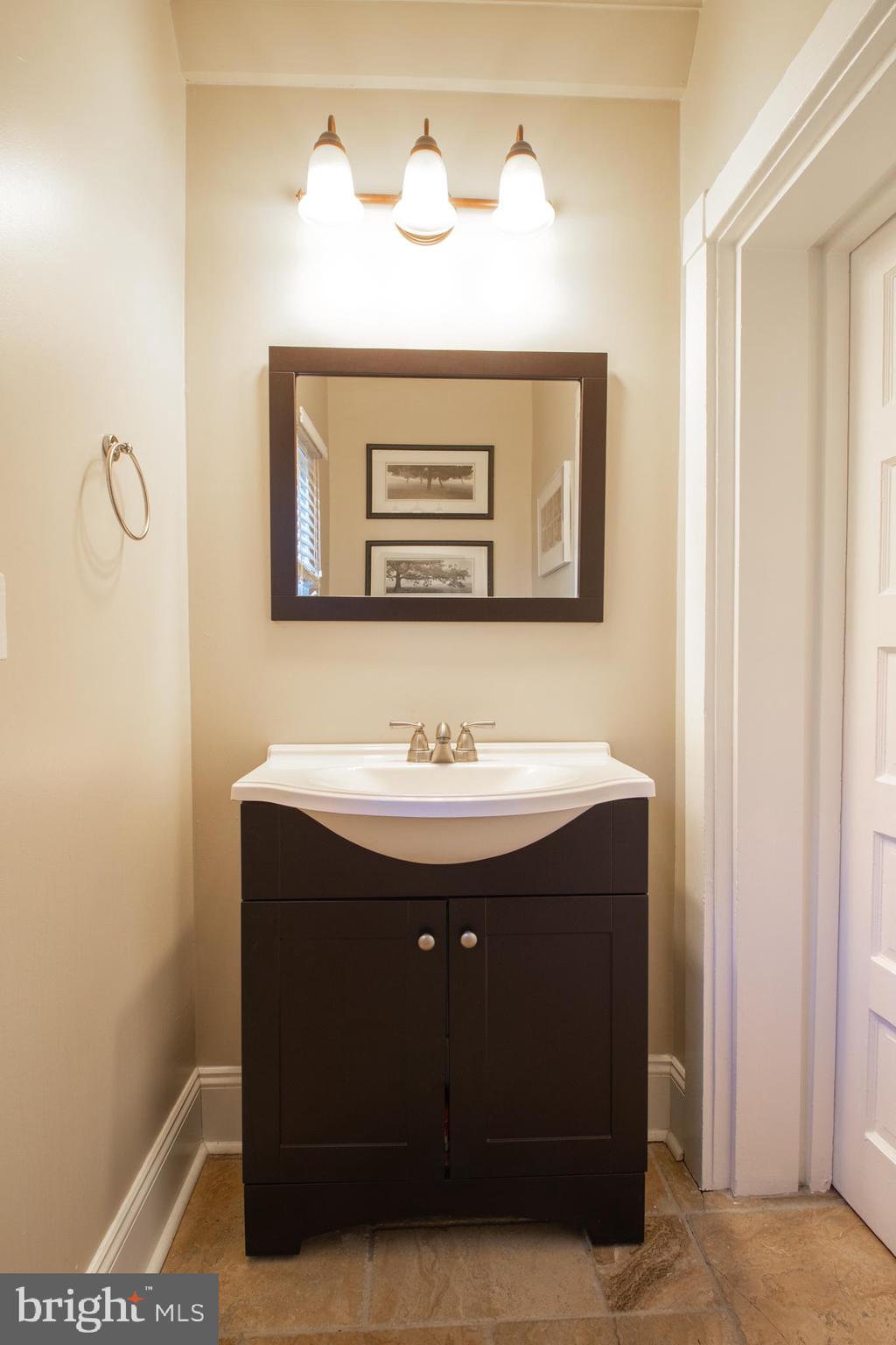 2215 N HARRISON STREET