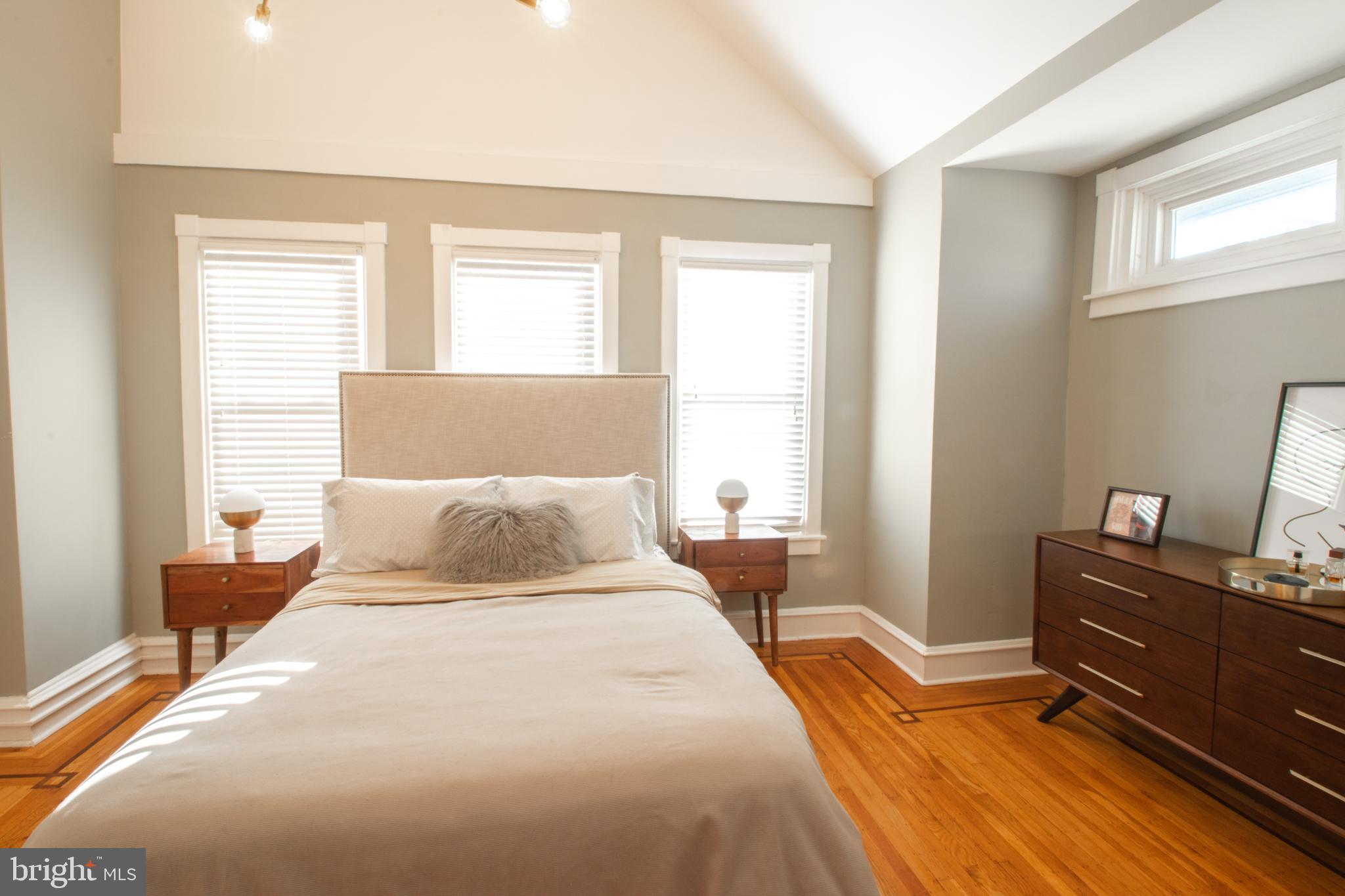 2215 N HARRISON STREET