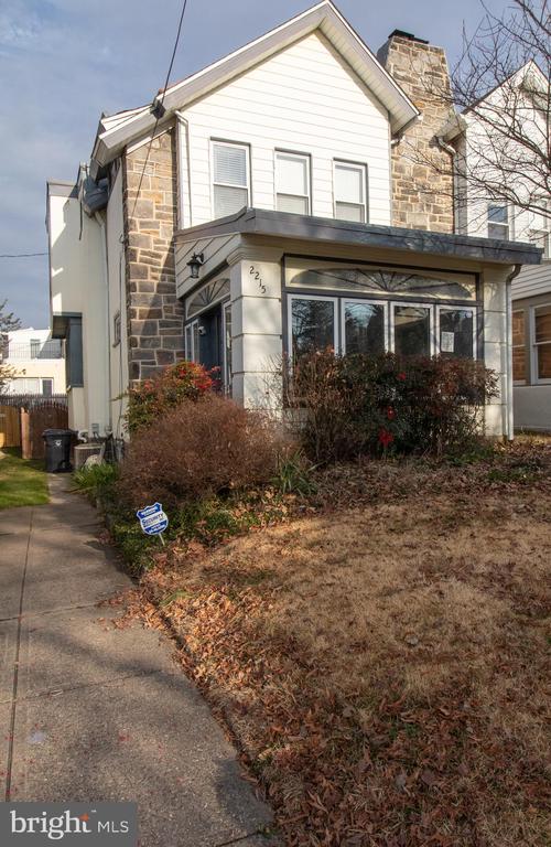 2215 N HARRISON STREET