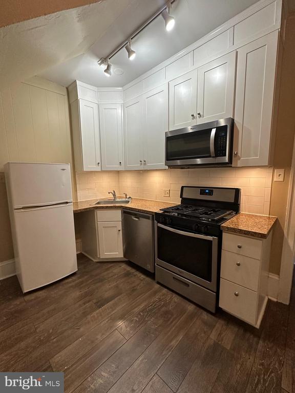 224 W 14TH STREET 2