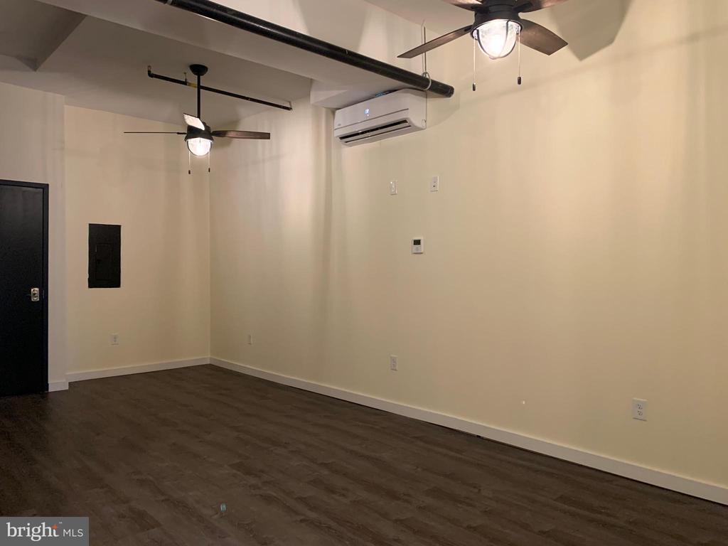 833 N MARKET STREET 202