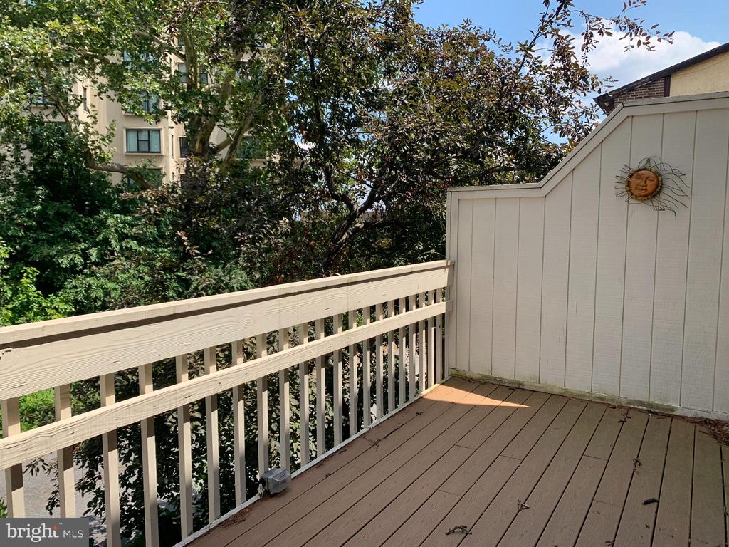 1319 W 10TH STREET