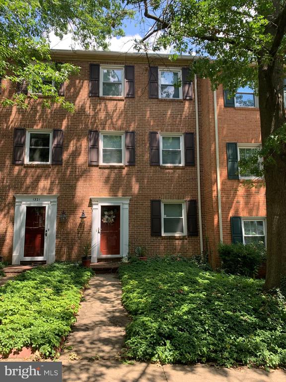 1319 W 10TH STREET