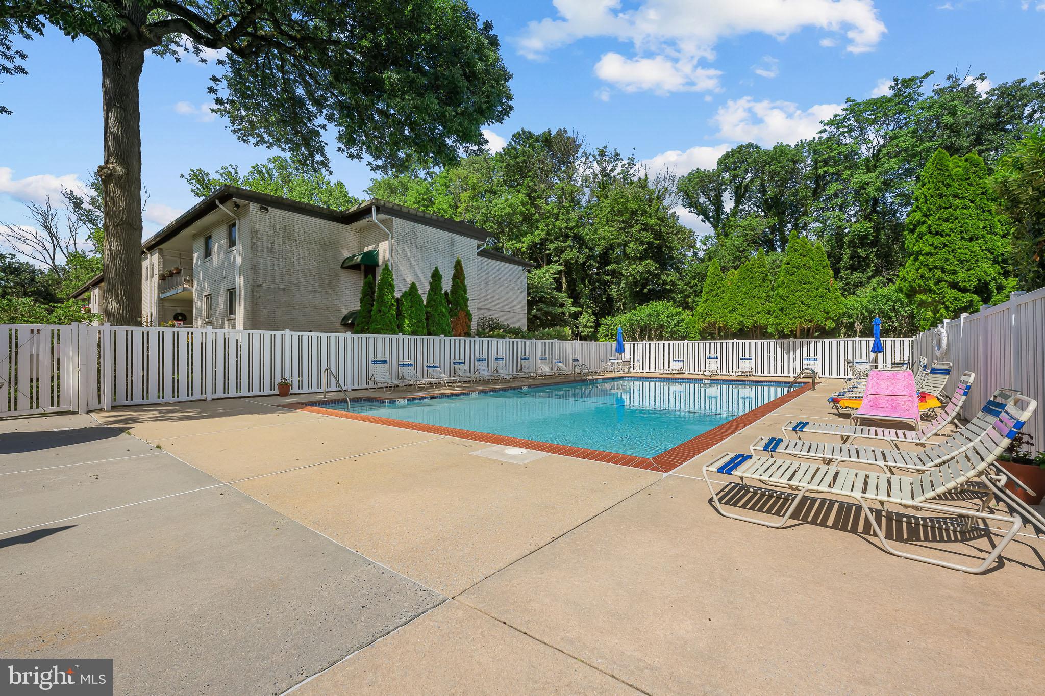7 ROCKFORD ROAD J15