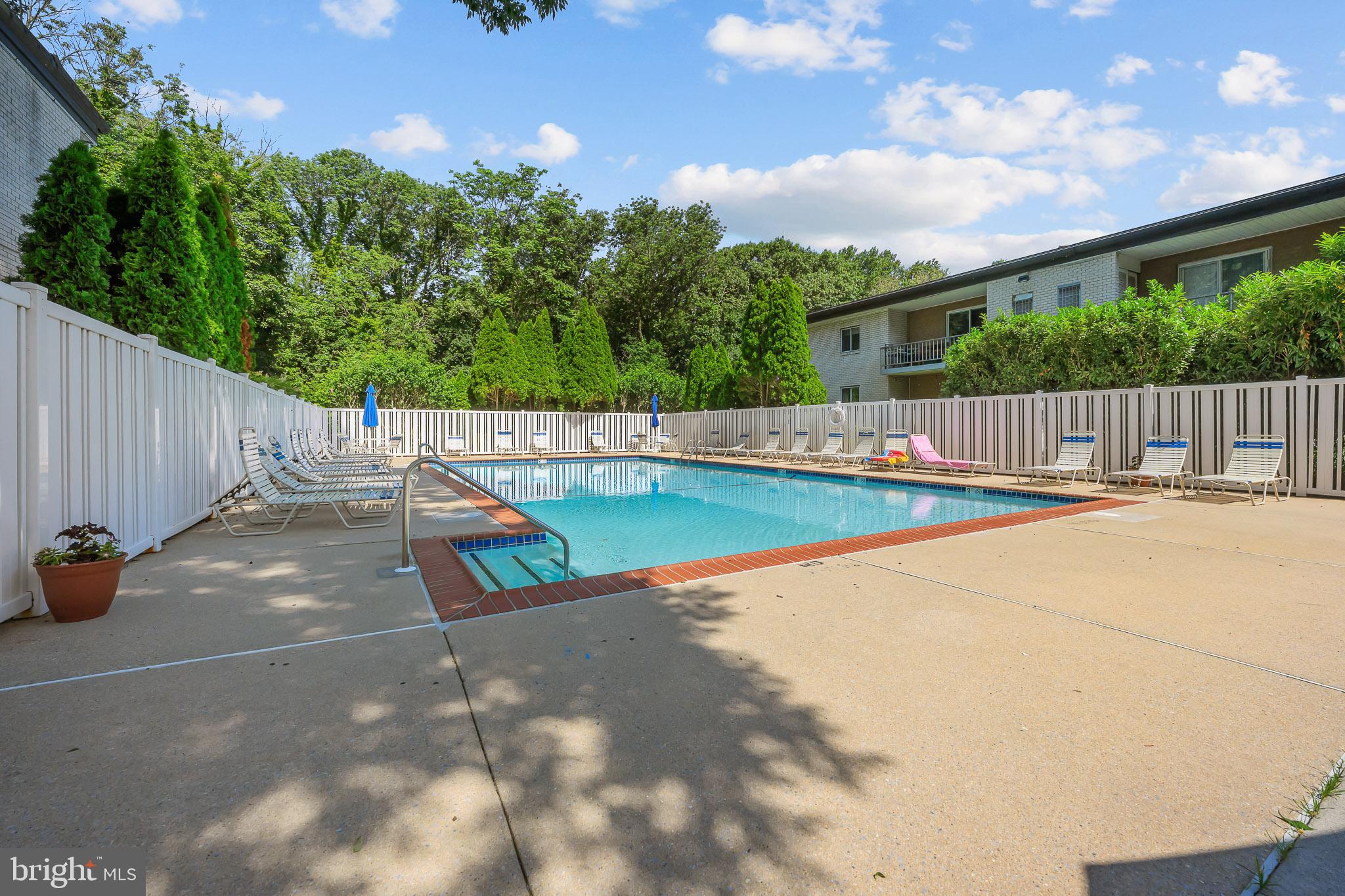 7 ROCKFORD ROAD J15