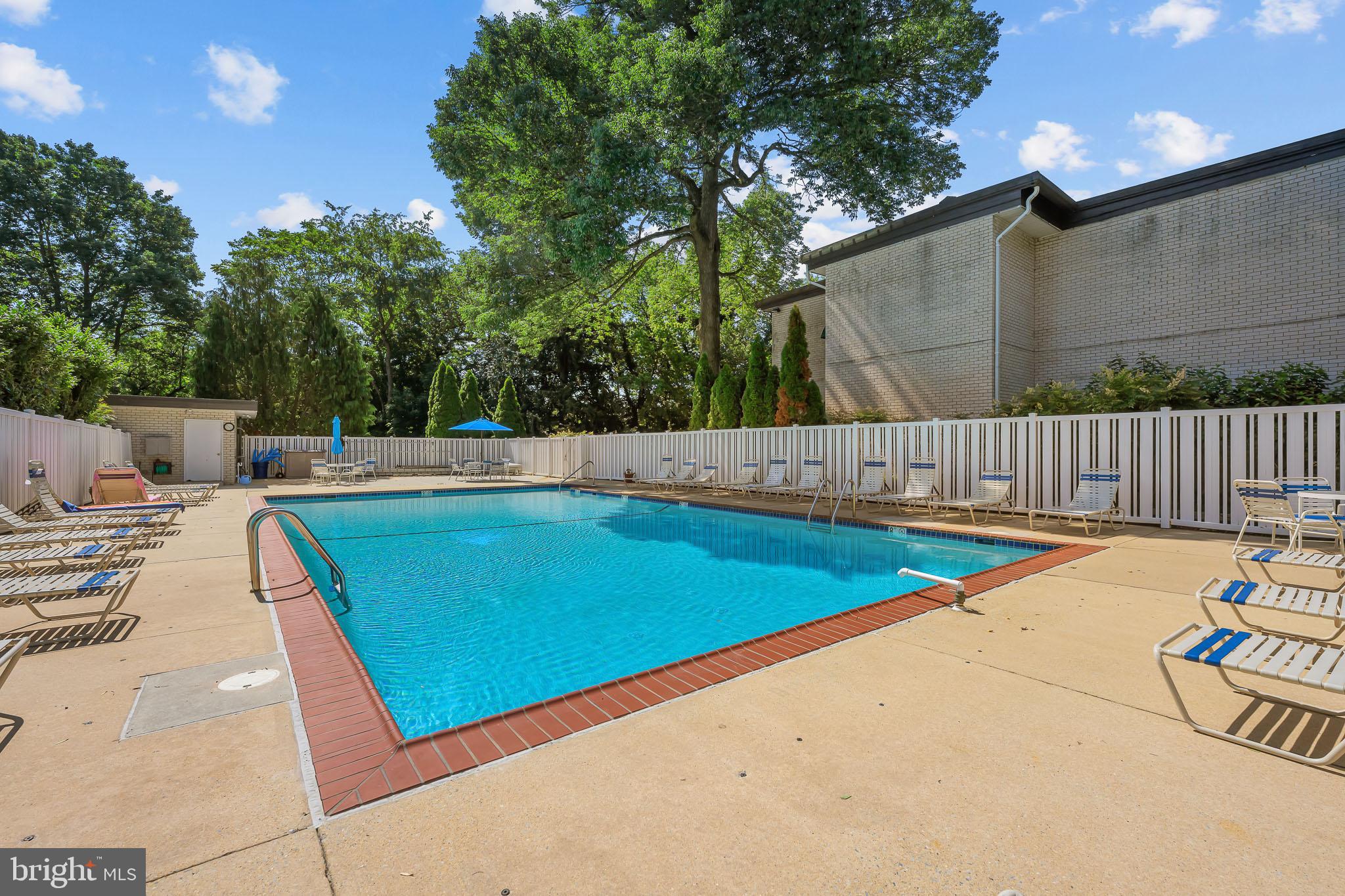 7 ROCKFORD ROAD J15