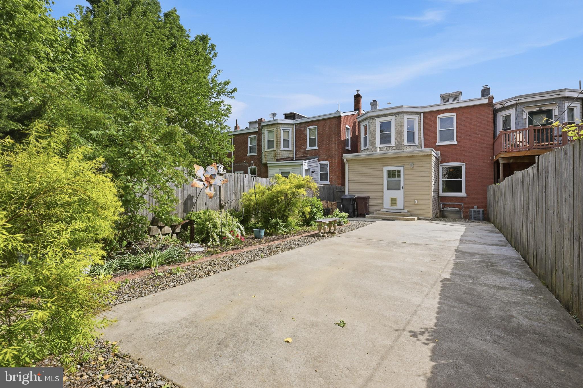 406 W 20TH STREET