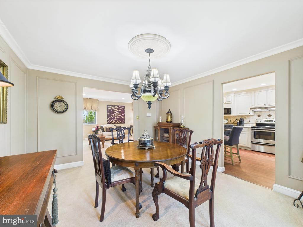12 CLUB LANE