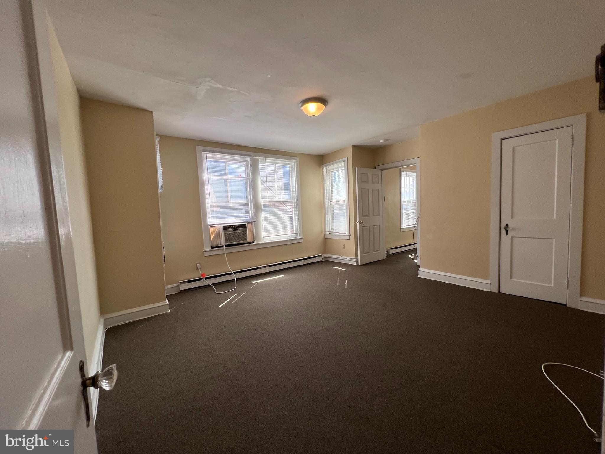 1303 N FRANKLIN STREET 6