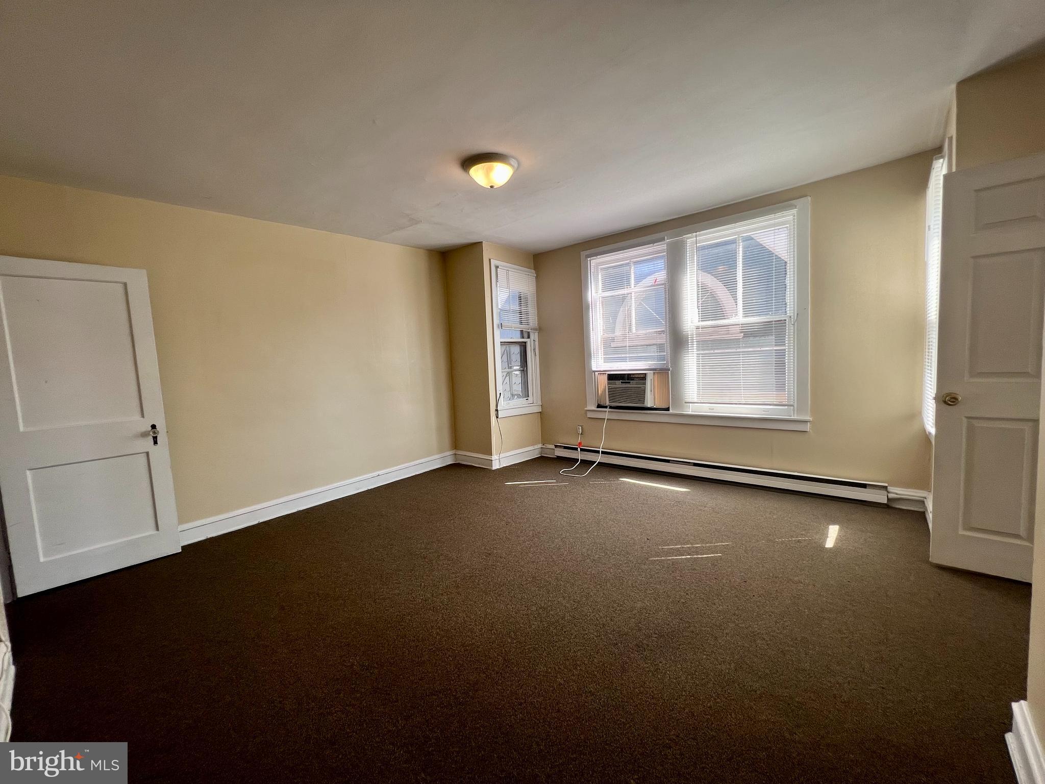 1303 N FRANKLIN STREET 6