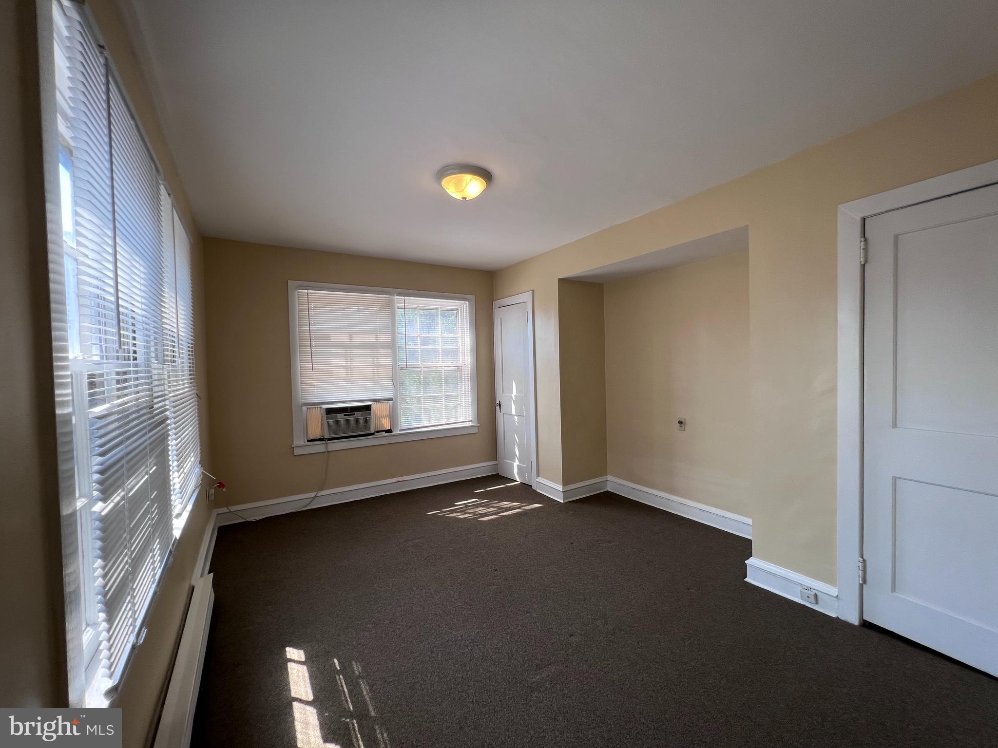 1303 N FRANKLIN STREET 6