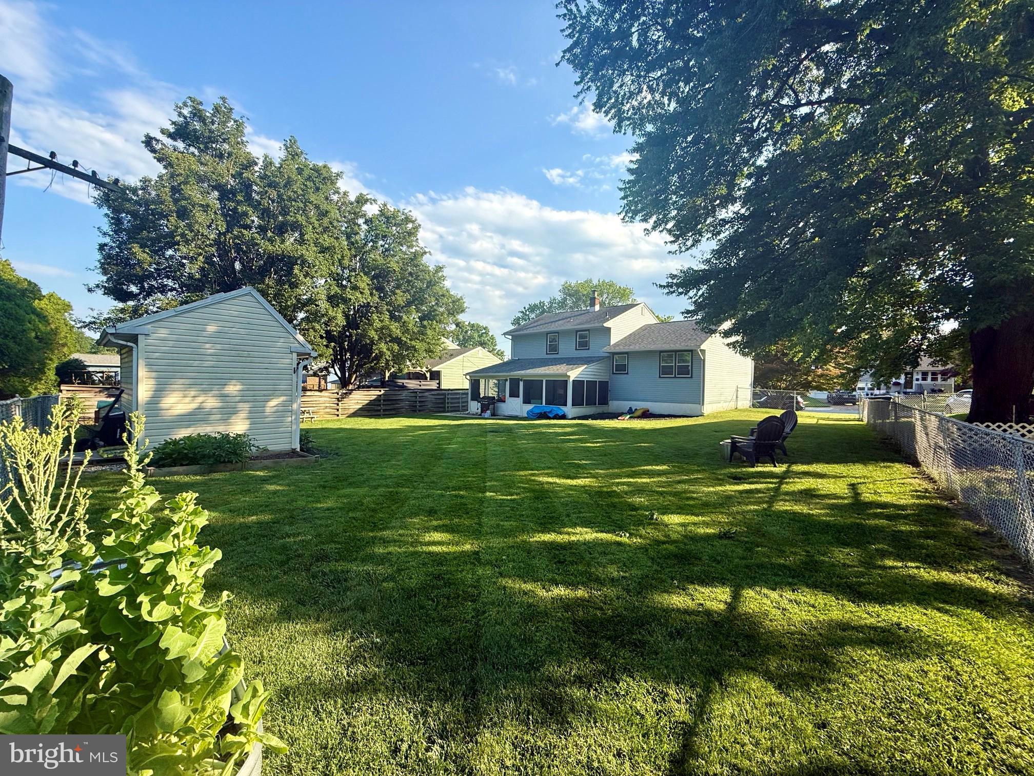 1335 GREENLEAF ROAD