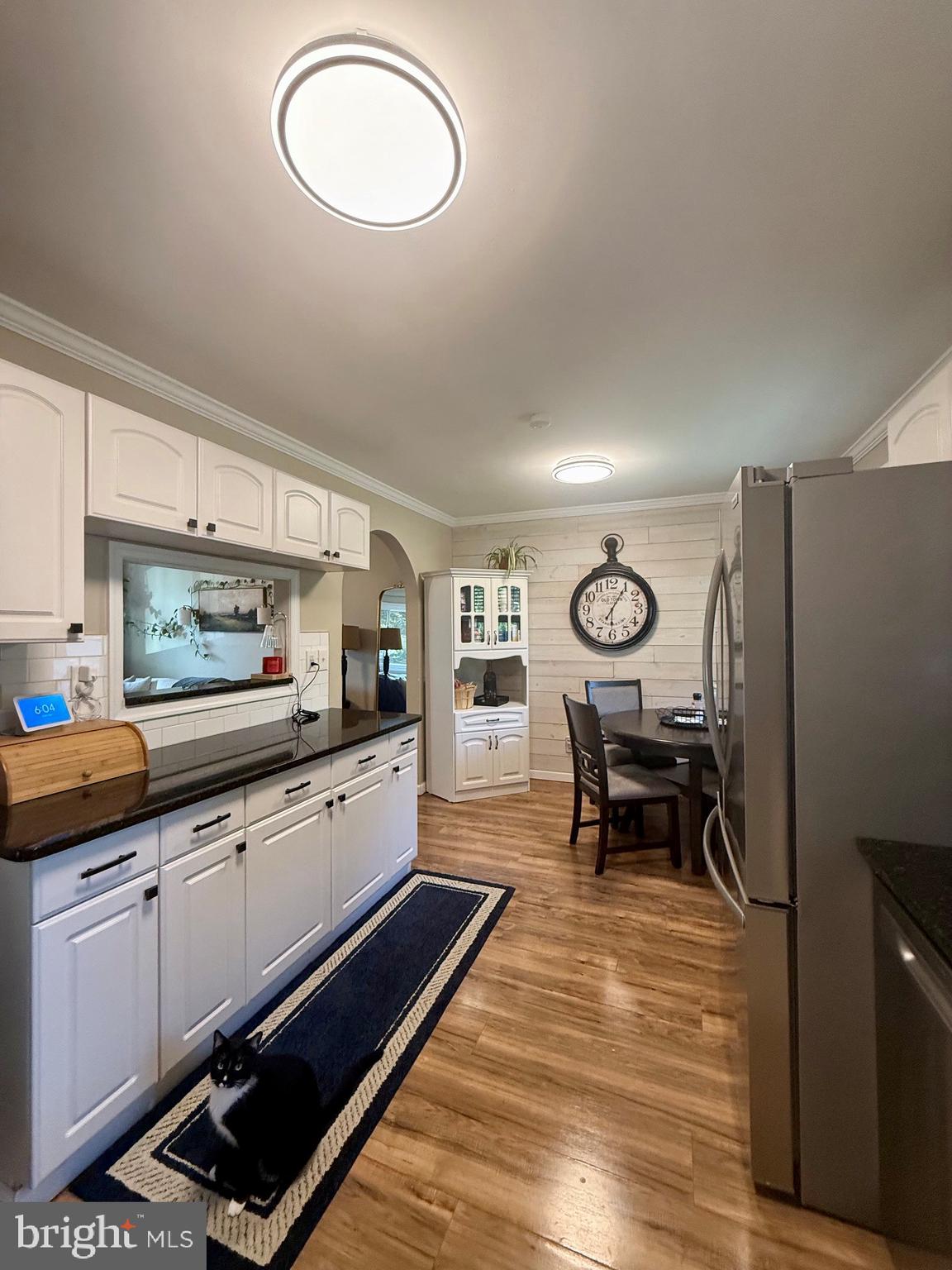 1335 GREENLEAF ROAD