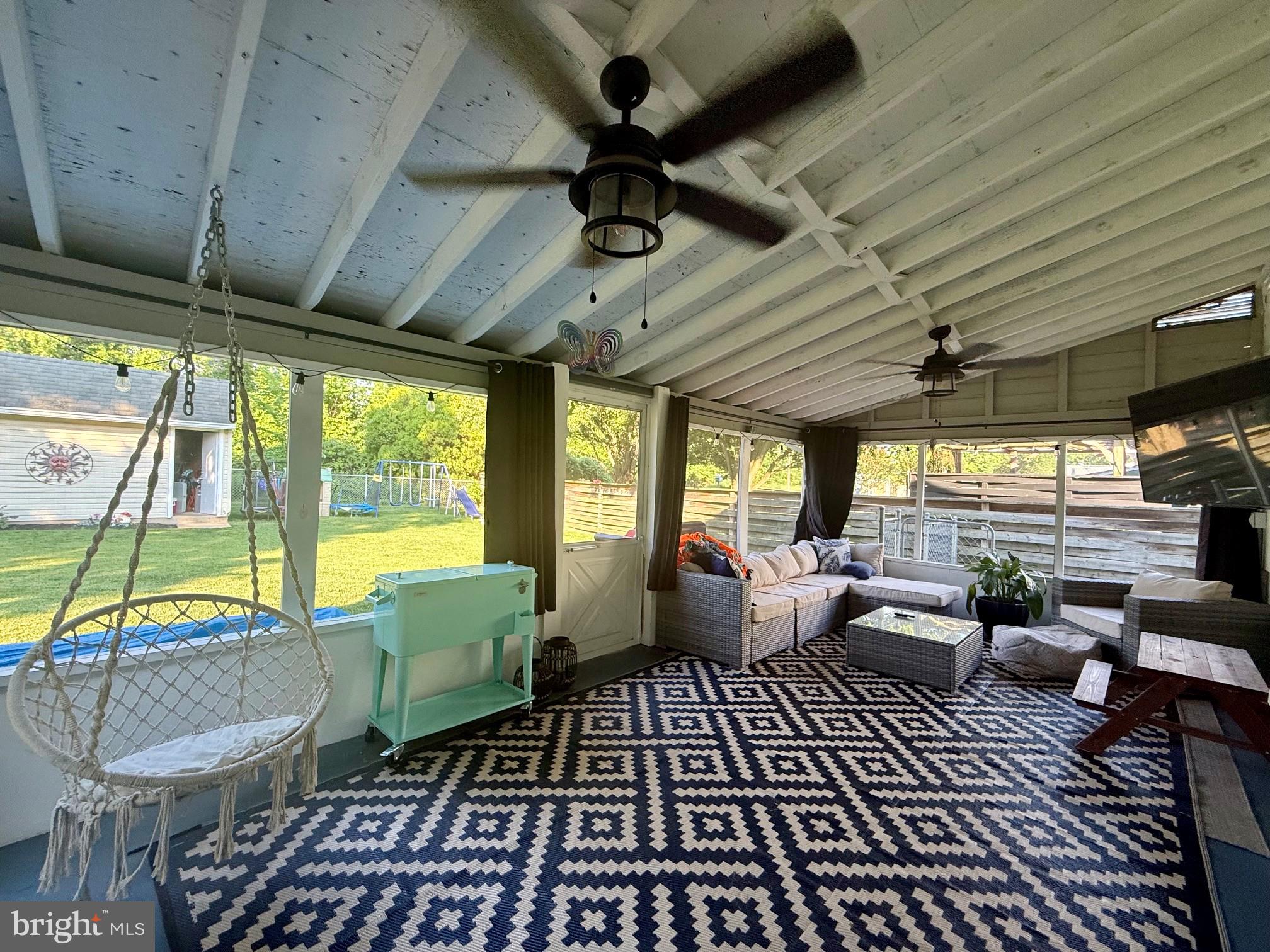 1335 GREENLEAF ROAD