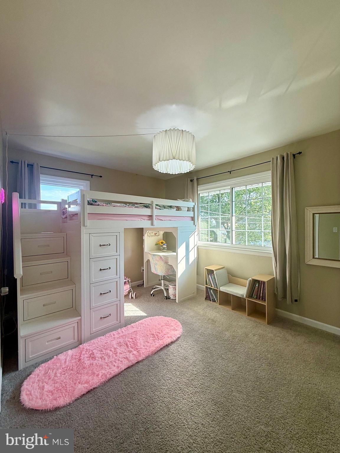 1335 GREENLEAF ROAD