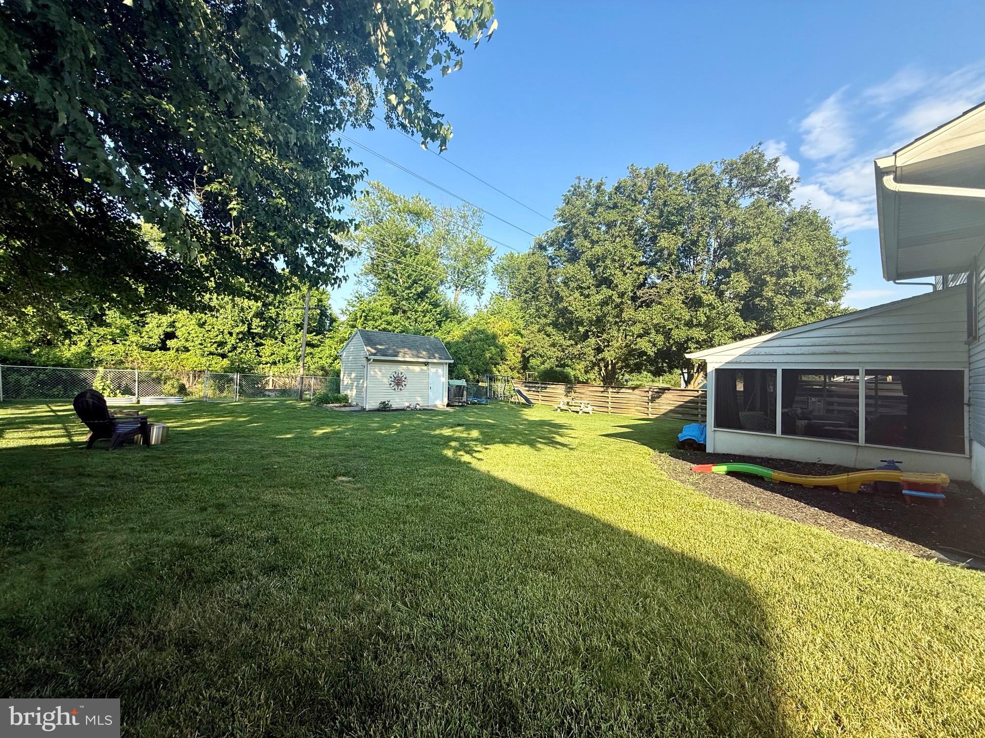 1335 GREENLEAF ROAD