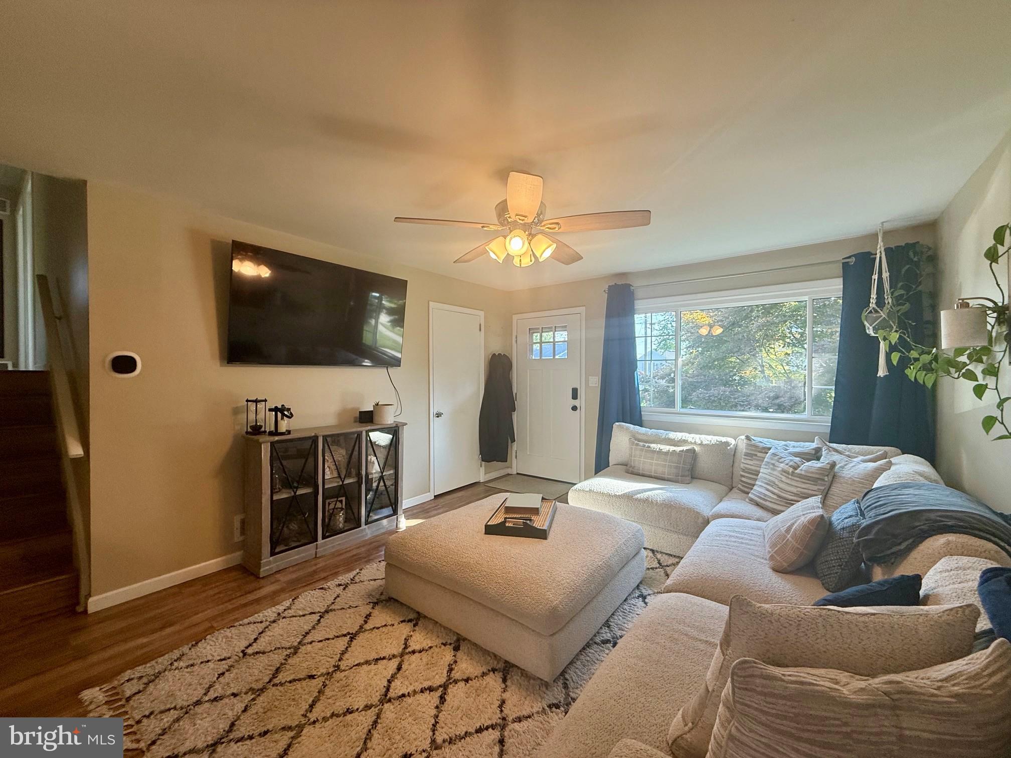 1335 GREENLEAF ROAD