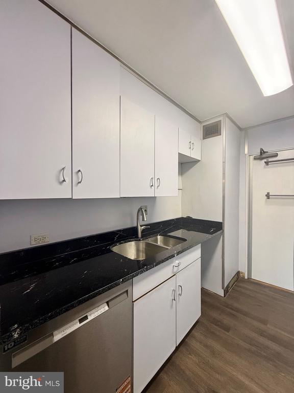 1301 N HARRISON STREET 608