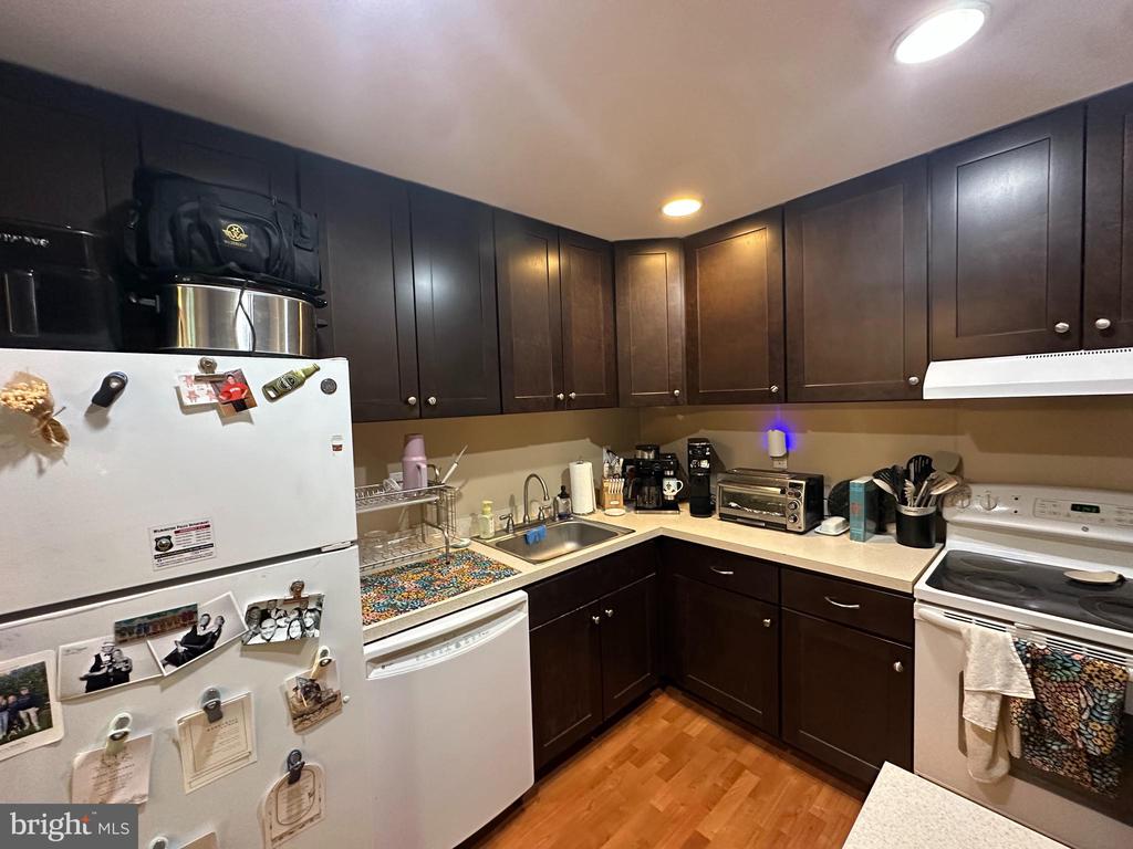 7 ROCKFORD ROAD J5
