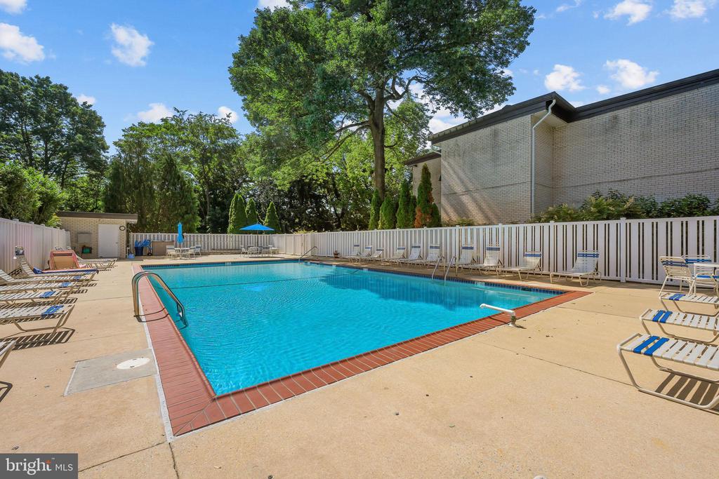 7 ROCKFORD ROAD J5