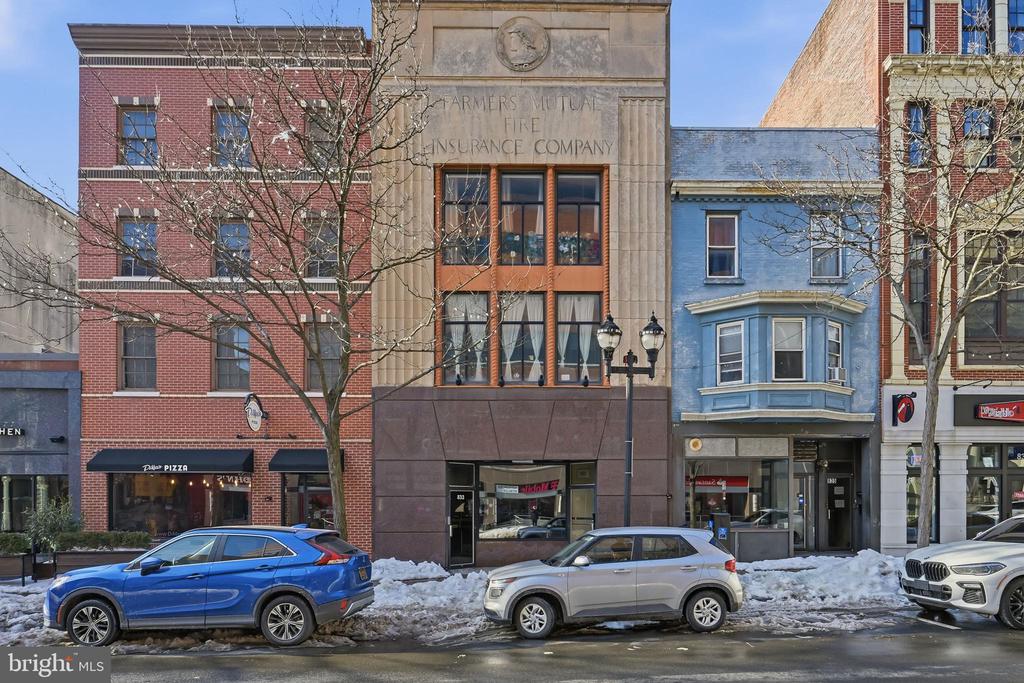 833 N MARKET STREET