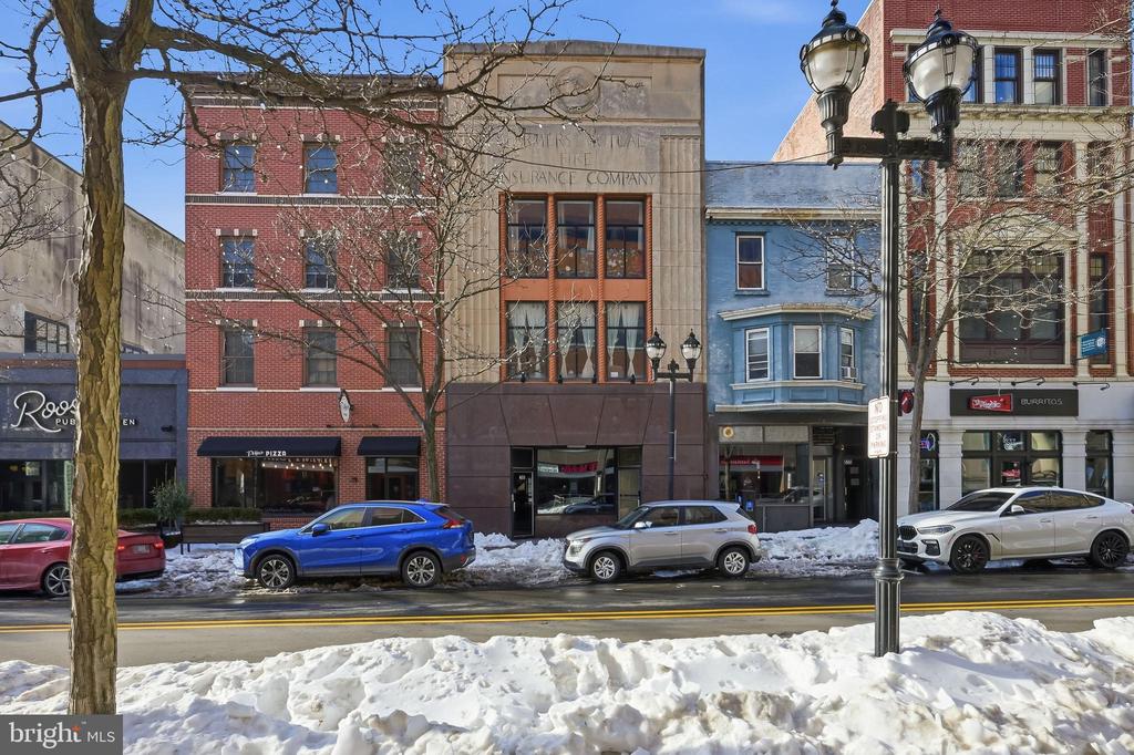 833 N MARKET STREET