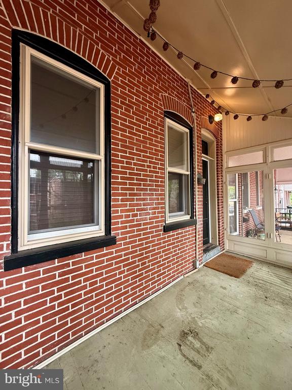 924 LOVERING AVENUE