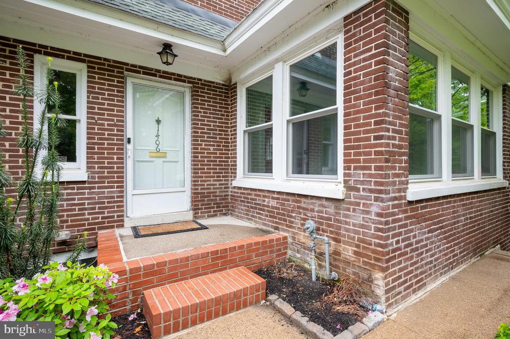 1406 LOVERING AVENUE