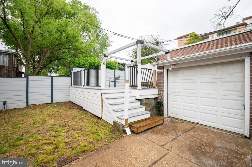 1406 LOVERING AVENUE